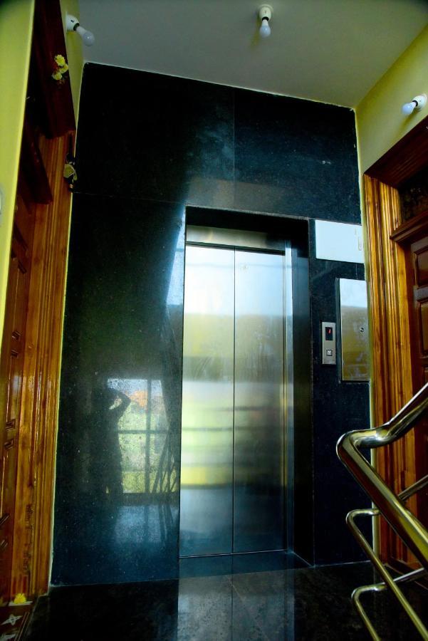 Sri Apartment 2Bhk For Familys Couples Parking A2 Pondicherry Esterno foto