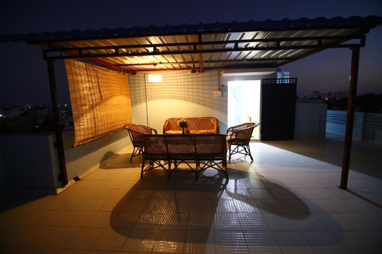Sri Apartment 2Bhk For Familys Couples Parking A2 Pondicherry Esterno foto